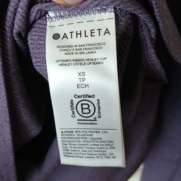 ATHLETA Uptempo Ribbed Vneck Stretchy Long Sleeve Purple Henley Top Extra Small - Picture 9 of 9